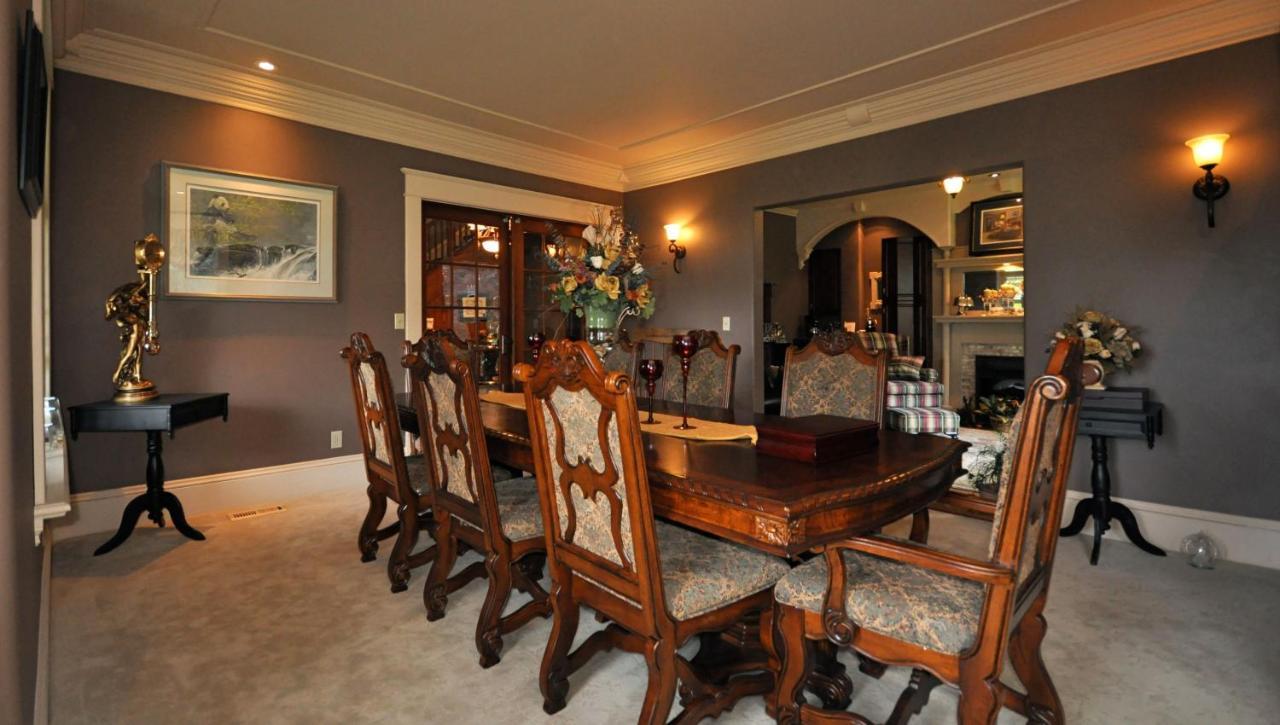 Creighton Manor Inn Bed & Breakfast Orillia Zewnętrze zdjęcie