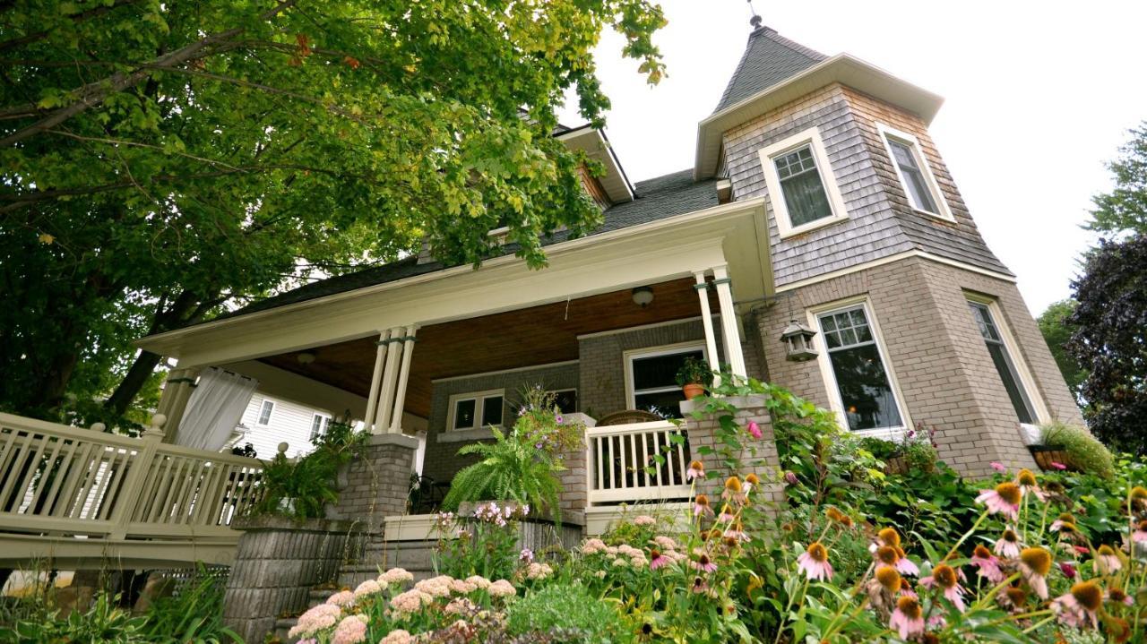 Creighton Manor Inn Bed & Breakfast Orillia Zewnętrze zdjęcie