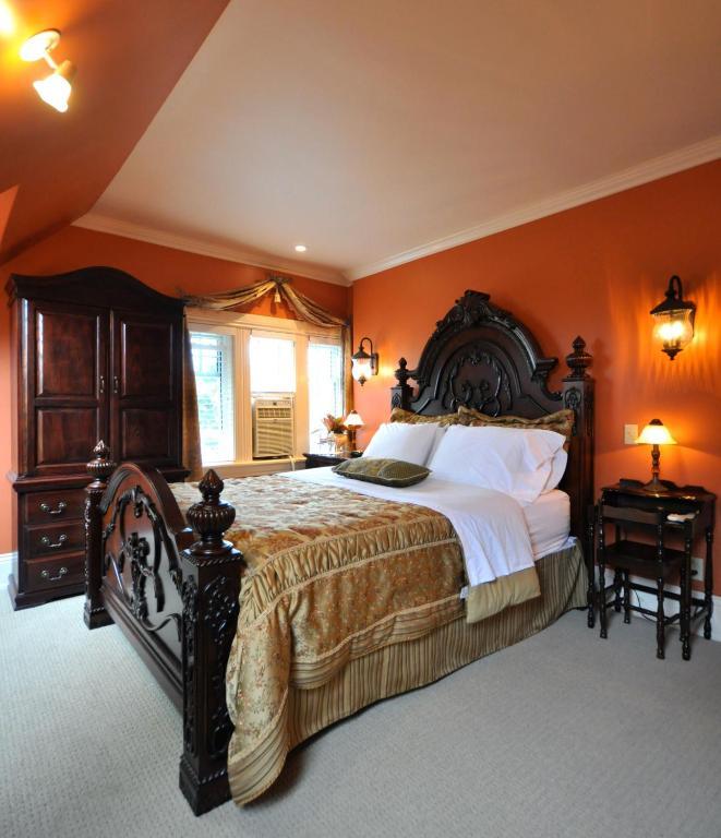 Creighton Manor Inn Bed & Breakfast Orillia Zewnętrze zdjęcie
