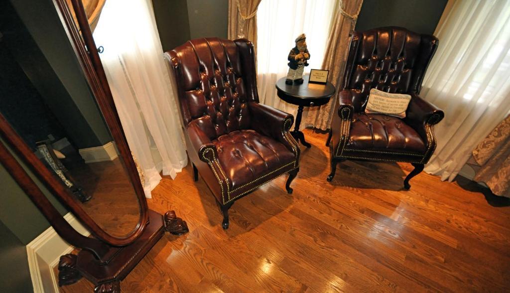 Creighton Manor Inn Bed & Breakfast Orillia Zewnętrze zdjęcie